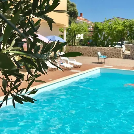 Ana Apartment *